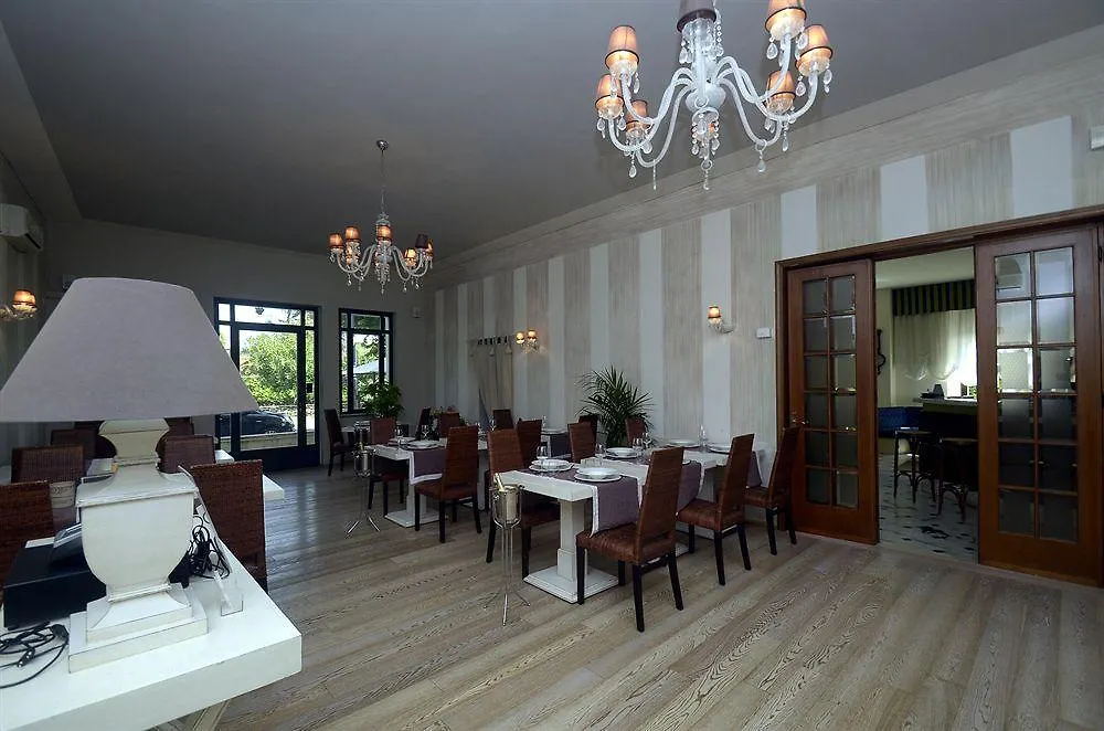Hotel Gigliola Камайоре 3*,  Италия