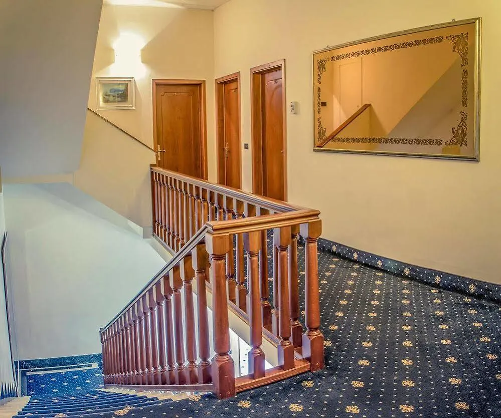 Hotel Gigliola Камайоре